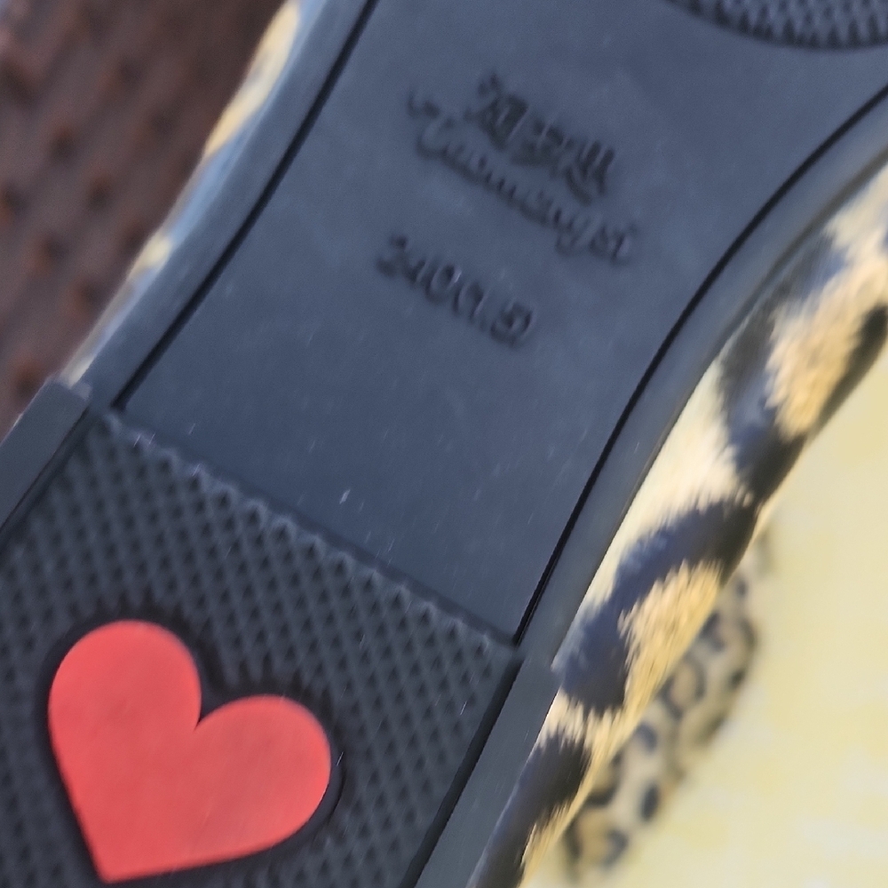 Leopard Print Pointed Toe Flats in Gold and Black - Picture 5 of 16